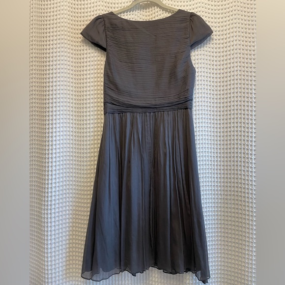 Like New. 100% Silk Ruched Chiffon Dress. Deep Taupe Size 8 Mirabelle - Picture 5 of 16